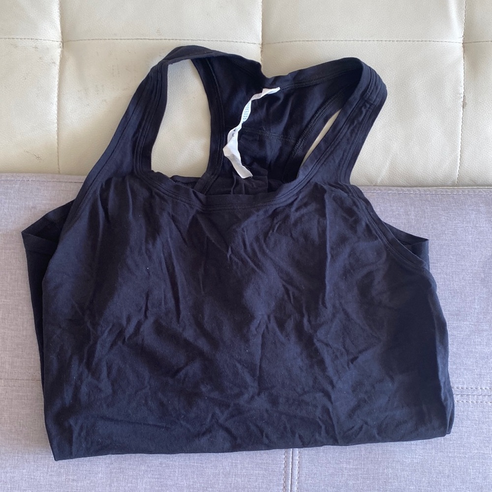 Black lululemon tank top